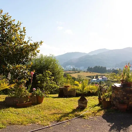 With 2 Bedrooms In With Wonderful Mountain View Enclosed Garden And Wifi 2 Km From The Beach Apartment